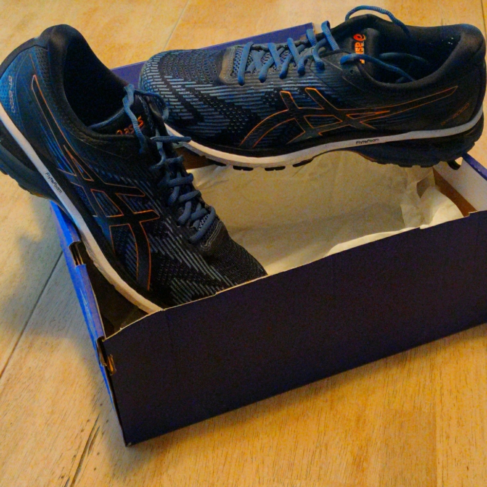 Asics GT-2000 8 men's shoes size 12US
